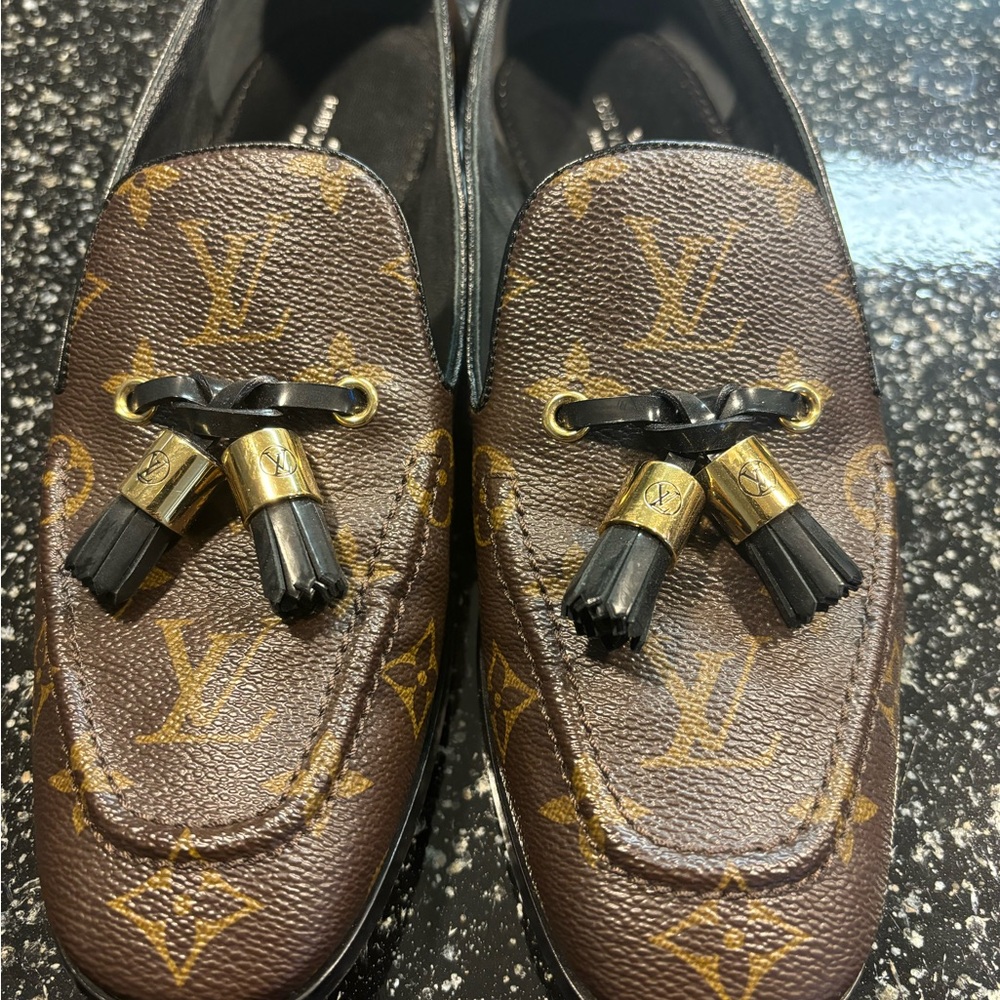 Louis Vuitton Brown and Black Loafers with Tassel Detail